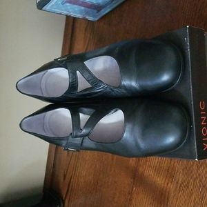 BeautiFeel womens black dress heals sz 9